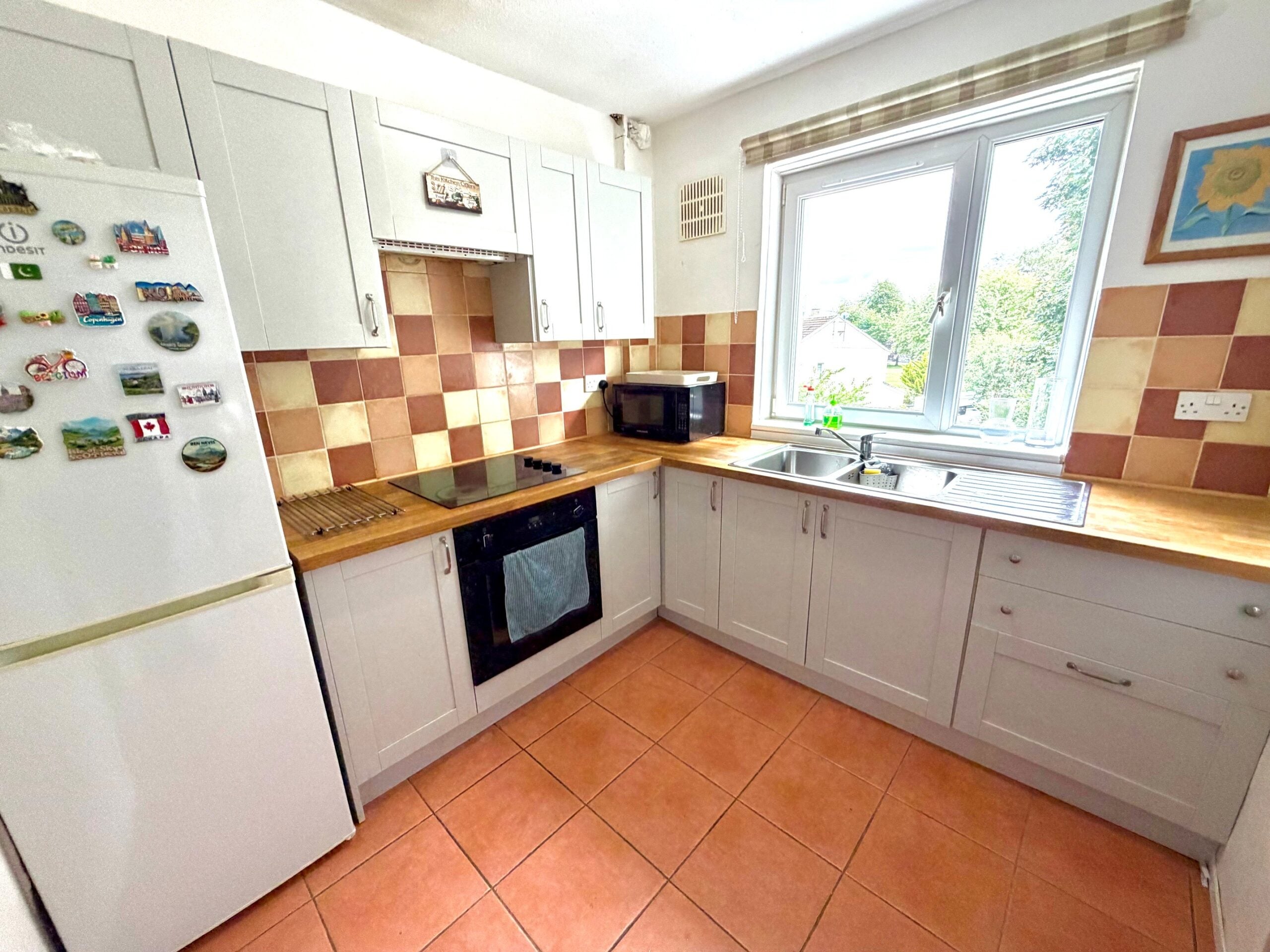 Flat Langton Road in City of Edinburgh