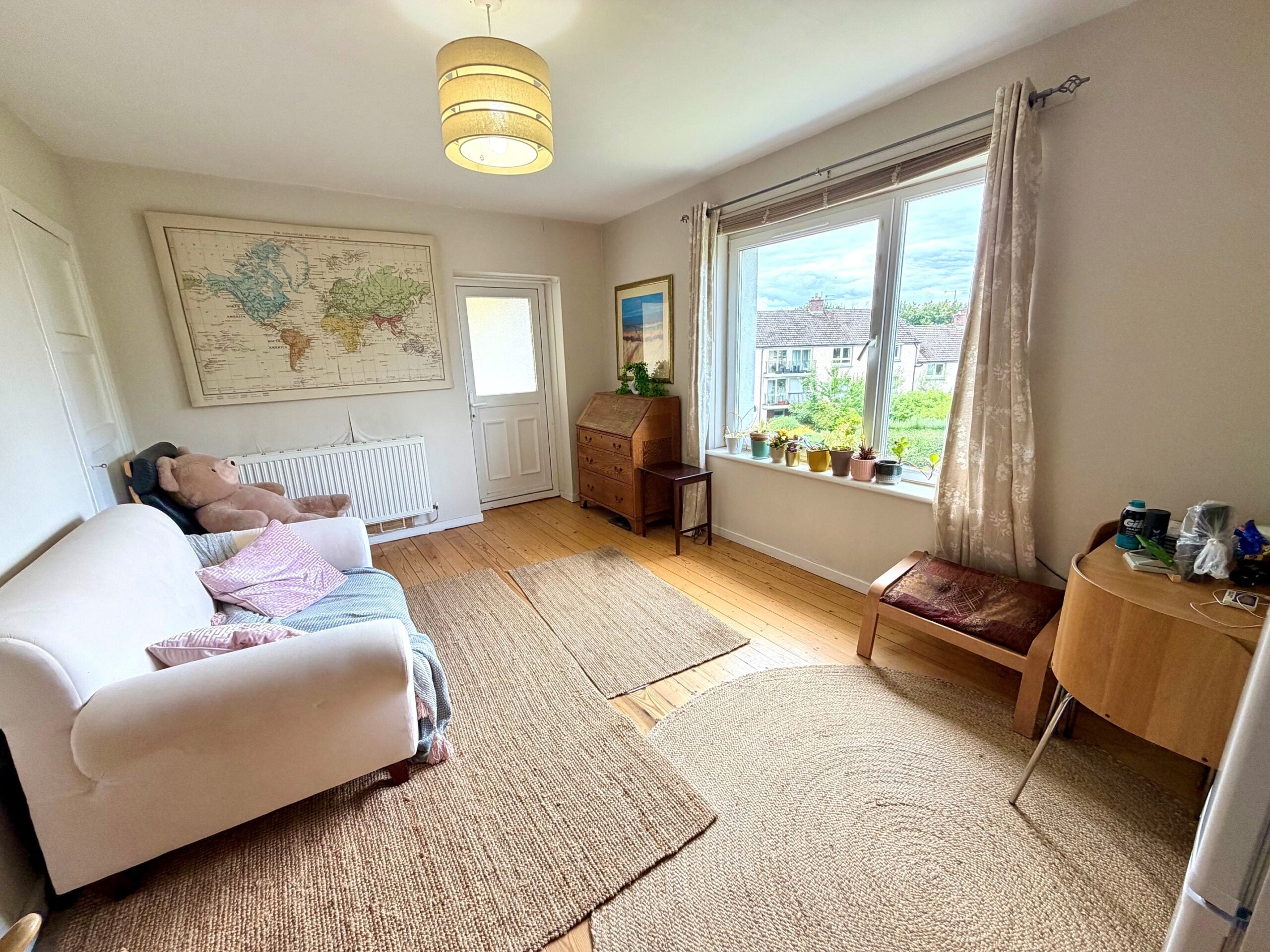 Flat Langton Road in City of Edinburgh