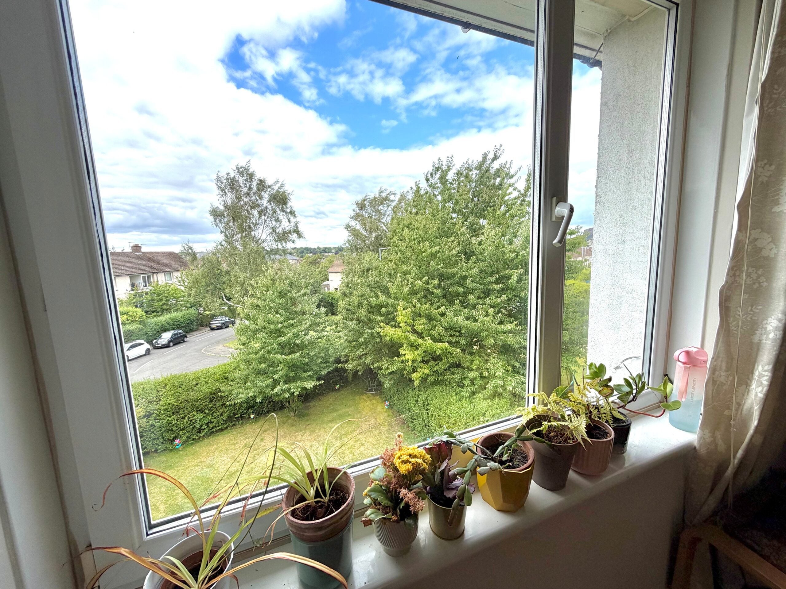 Flat Langton Road in City of Edinburgh