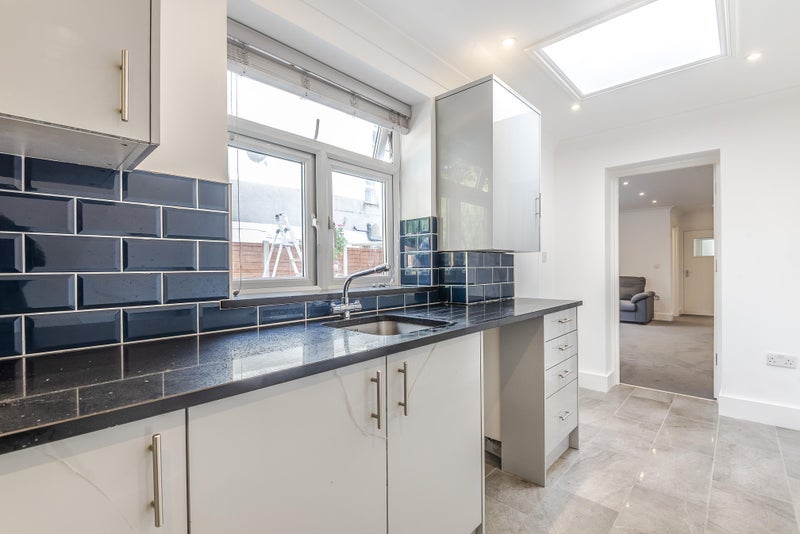 Flat Belmont Road in Greater London