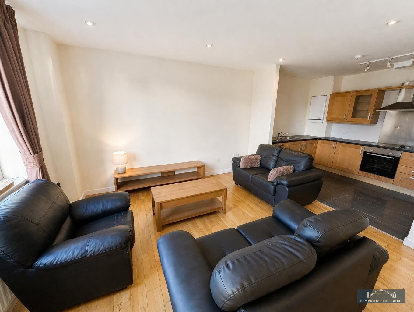 Flat Grosvenor Road in Newcastle upon Tyne