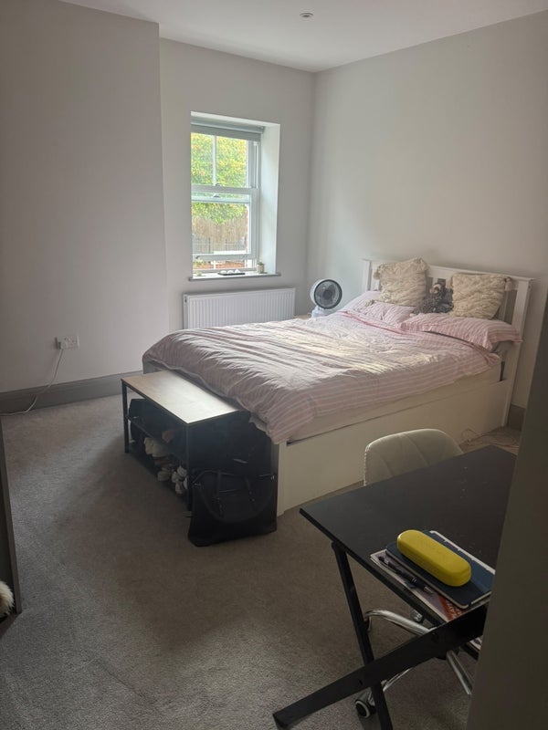 Flat Mayford Close in Greater London