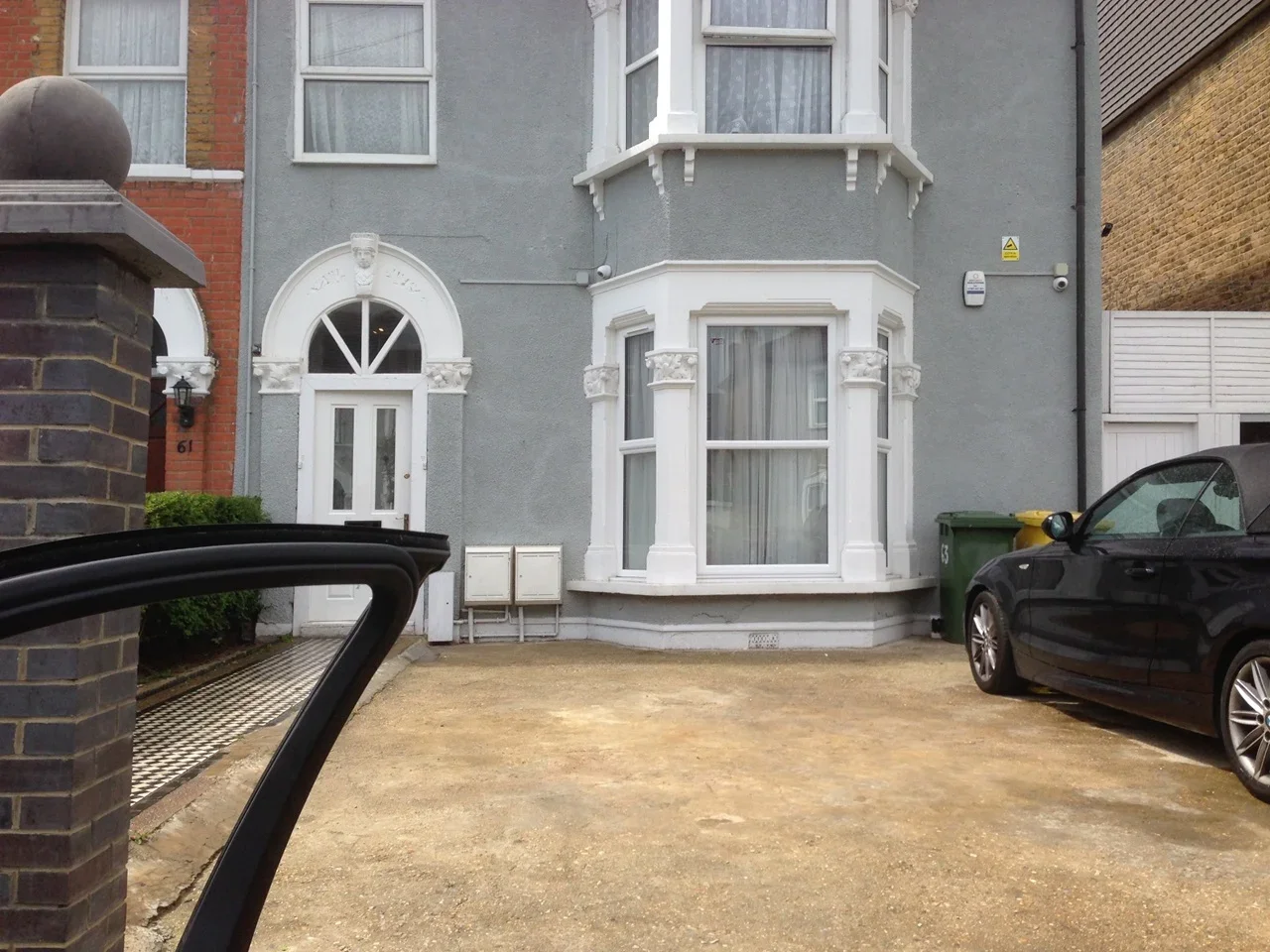 Flat Kingswood Road in Greater London