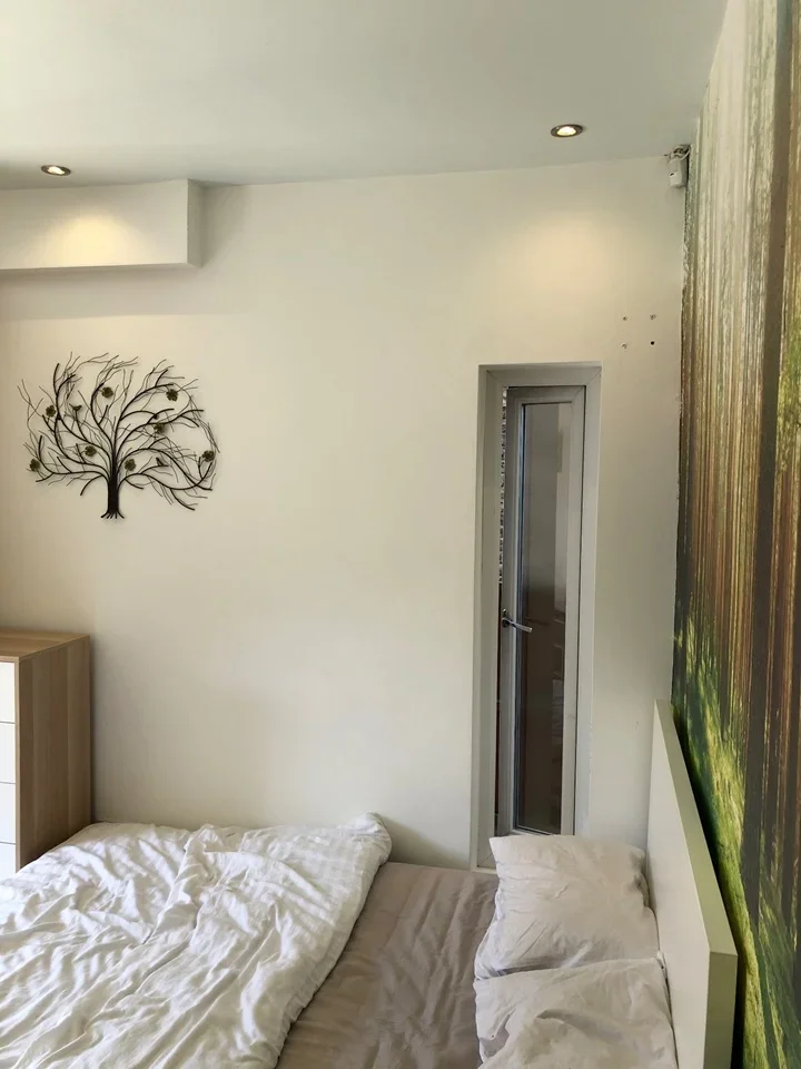 Flat Kingswood Road in Greater London