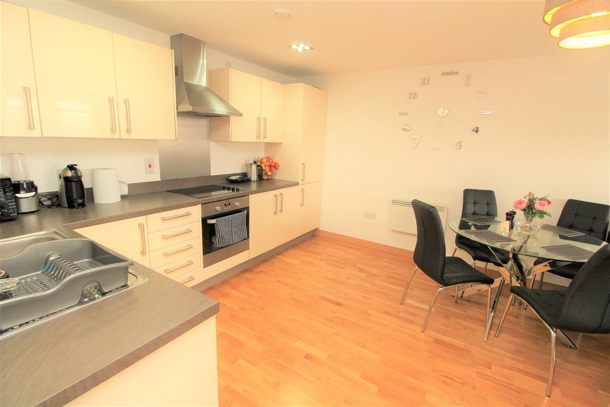 Flat Glenister Way in Hastings