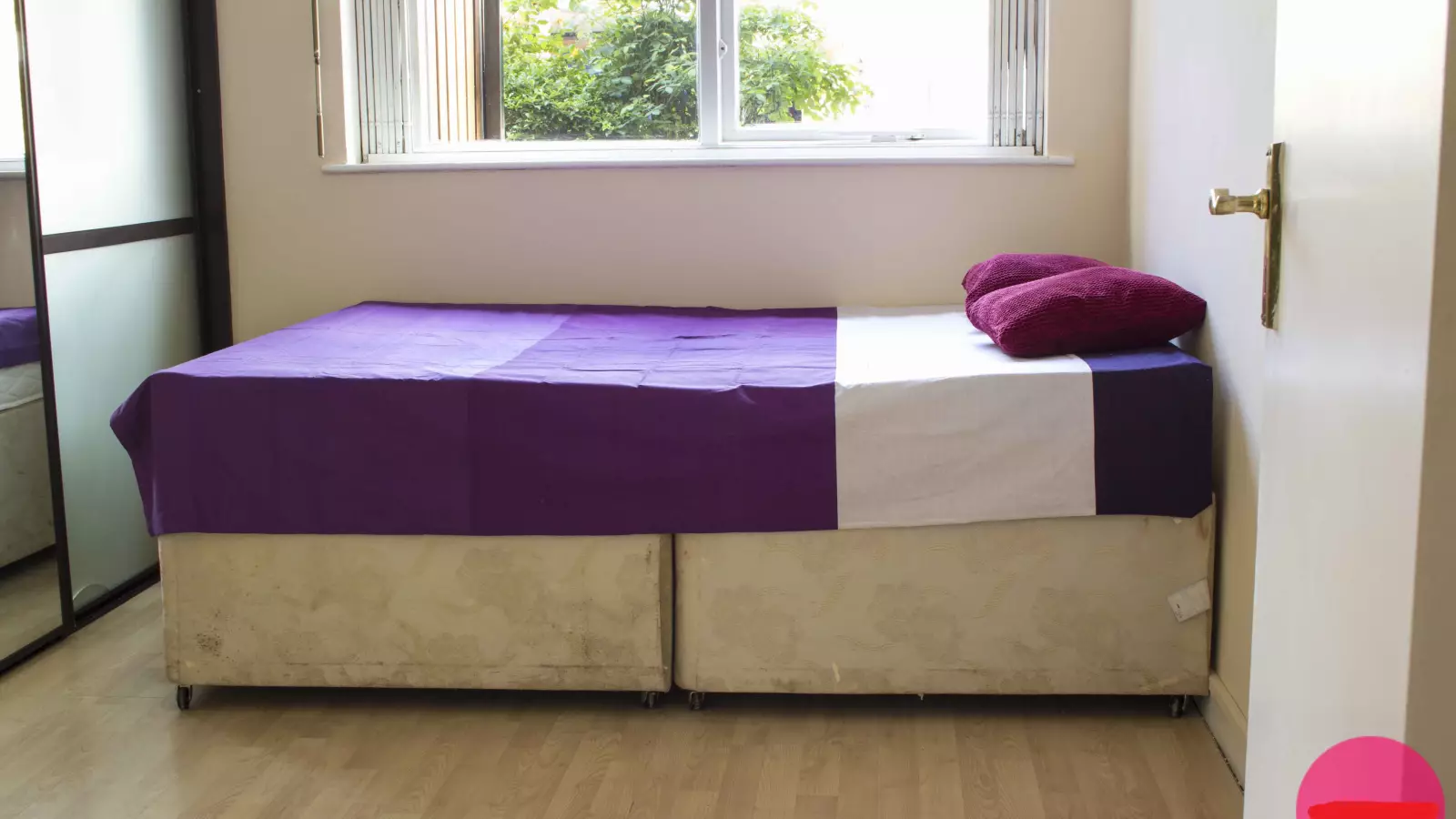 Flat Bartle Road in Greater London