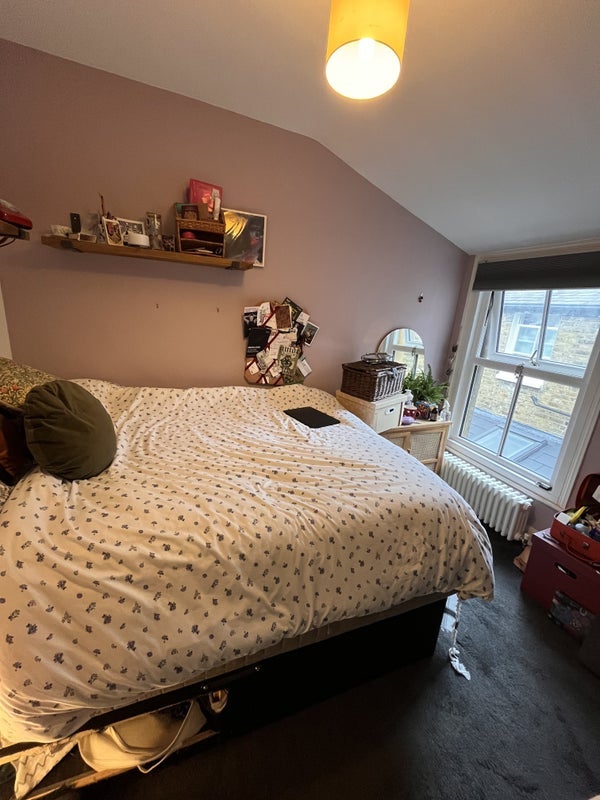Room Glenfield Road in Greater London