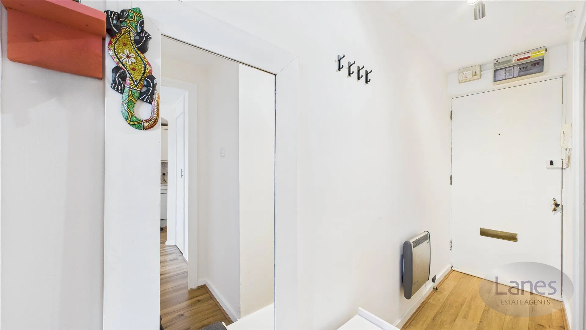 Flat Eleanor Way in Waltham Cross