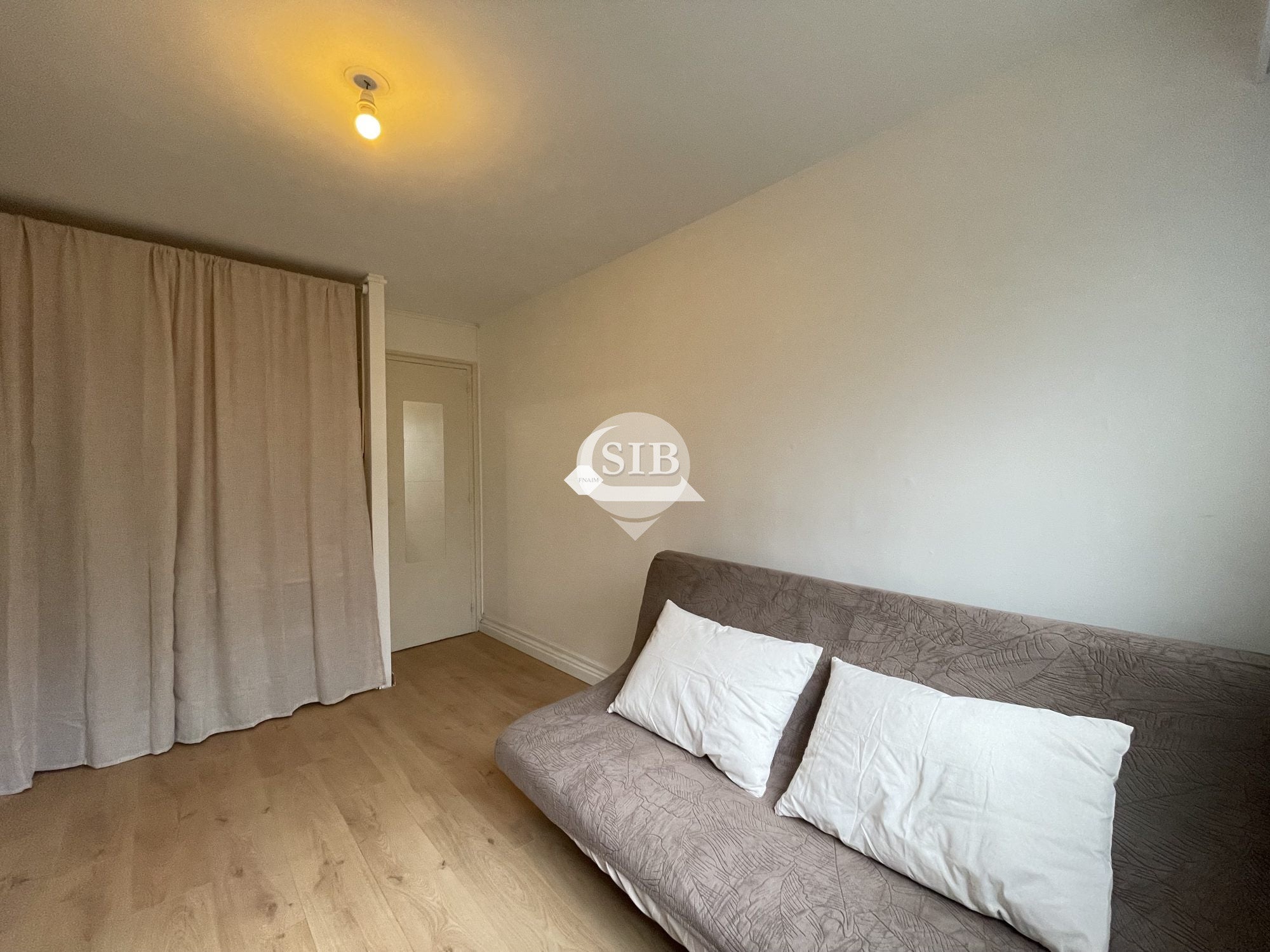Flat Chemin de Villepreux à Versailles in Noisy-le-Roi