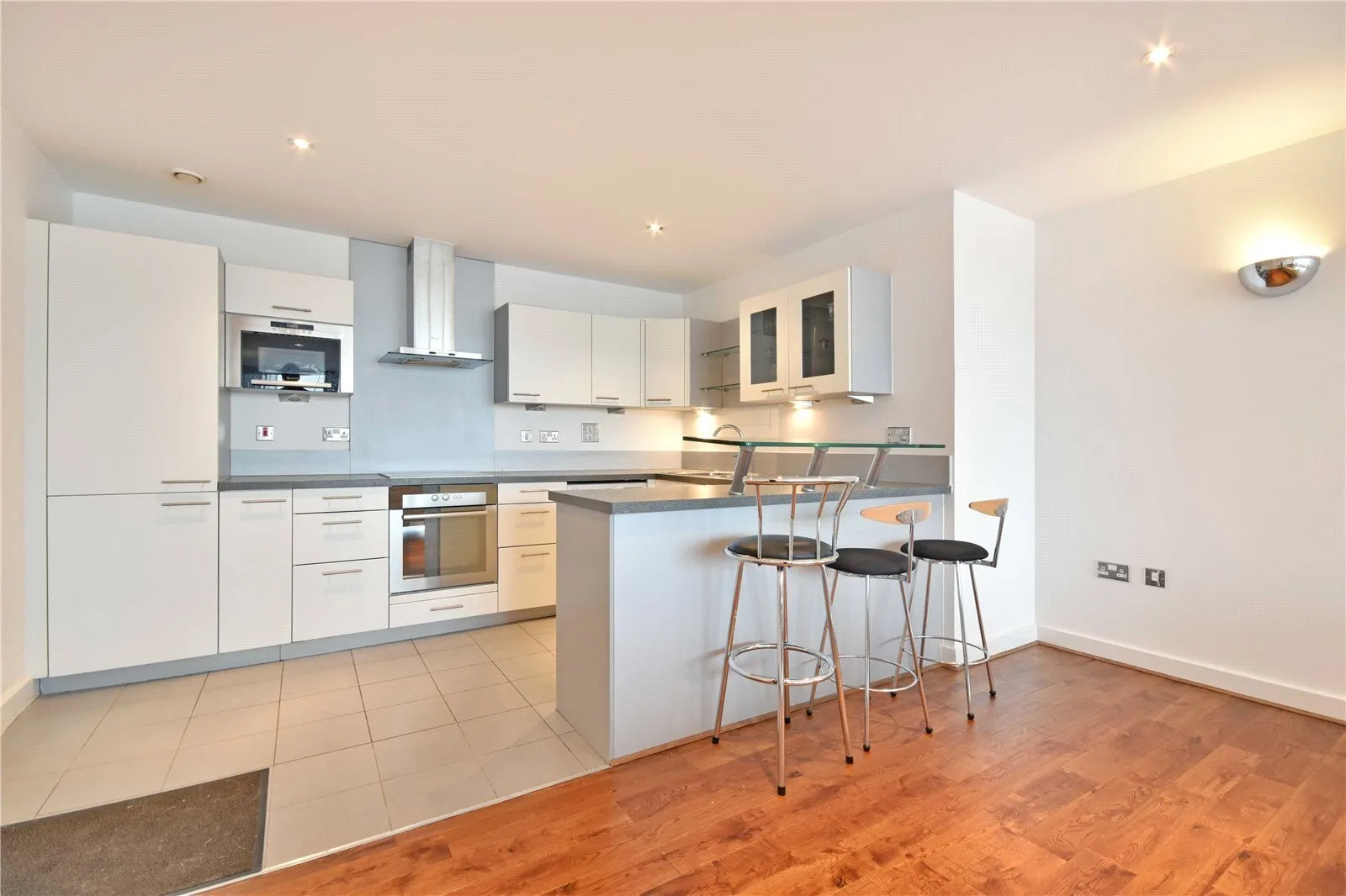 Flat ExCeL Marina in Greater London