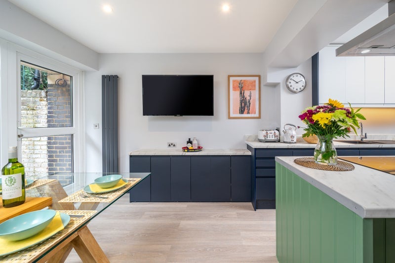 Room Winders Road in Greater London