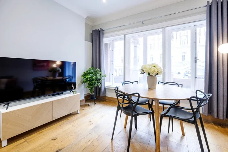 Flat Strand in City of Westminster
