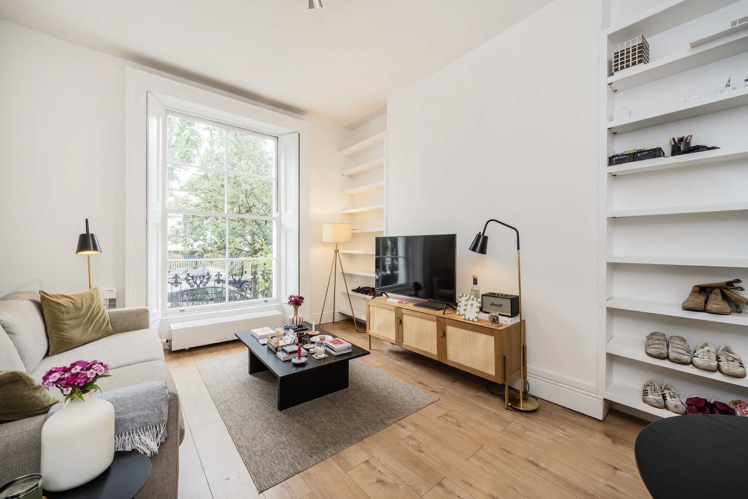 Flat Monmouth Road in City of Westminster