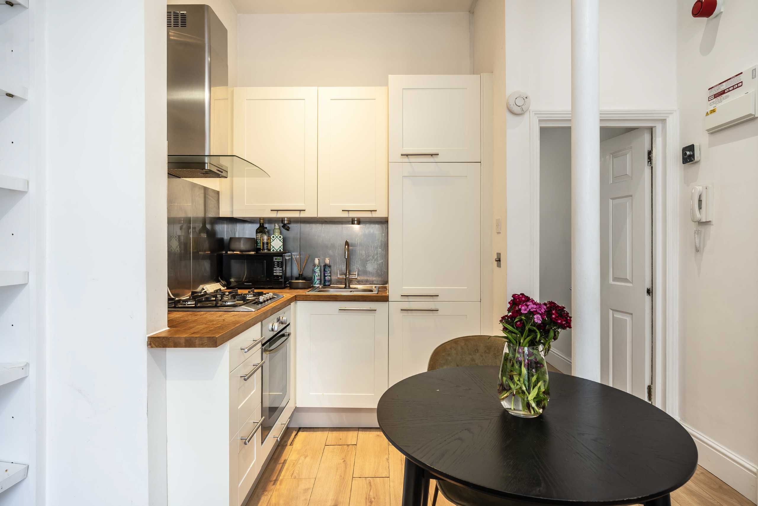 Flat Monmouth Road in City of Westminster