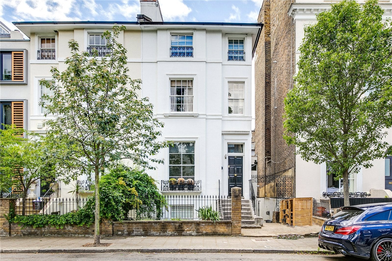 Flat Monmouth Road in City of Westminster