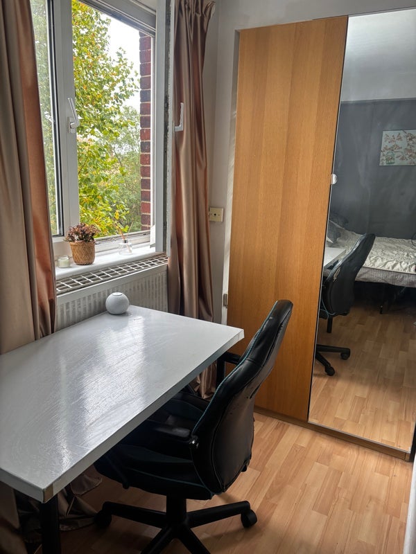 Room Portland Street in Greater London