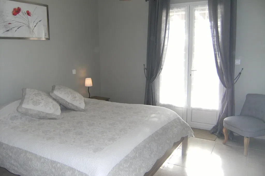 Chambre Chemin de Mornas à Beaumes-de-Venise