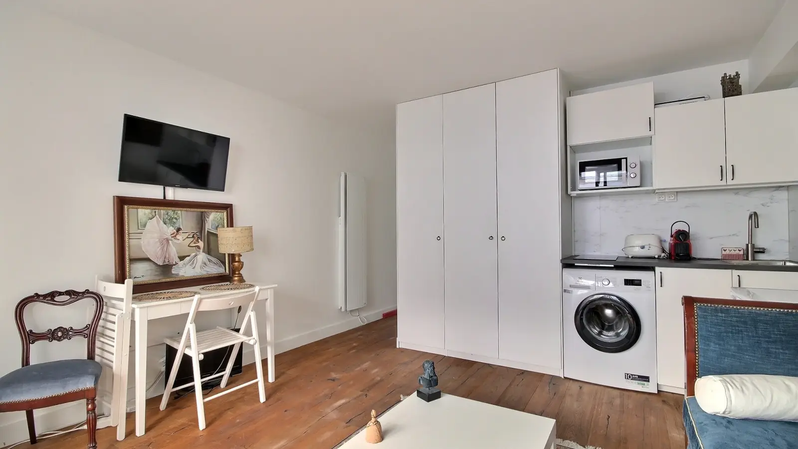 Flat Rue Augereau in Paris