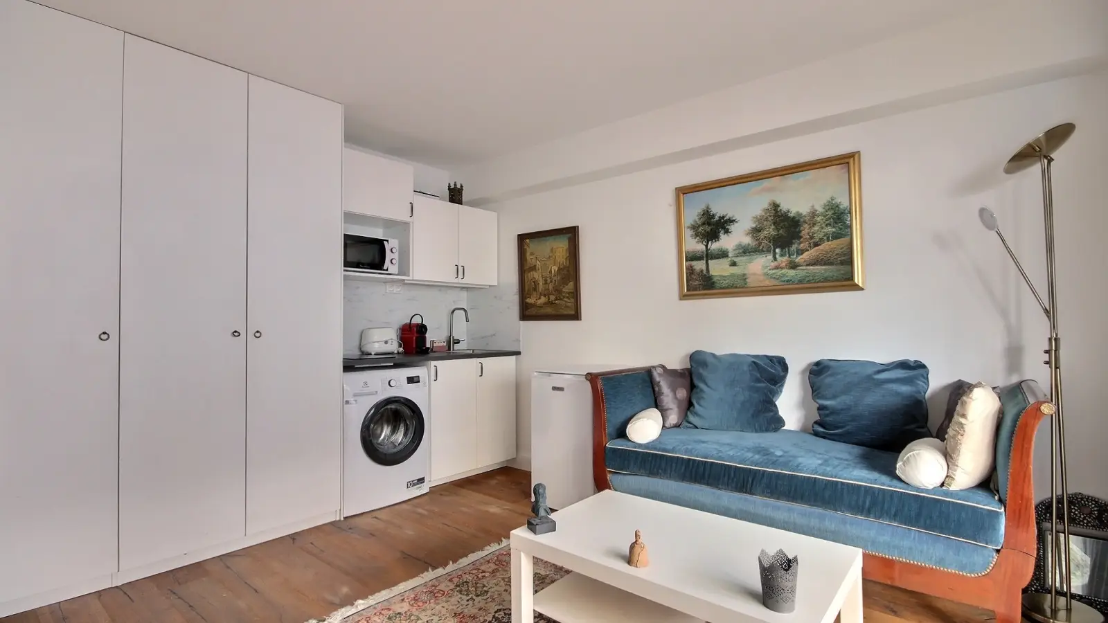 Flat Rue Augereau in Paris