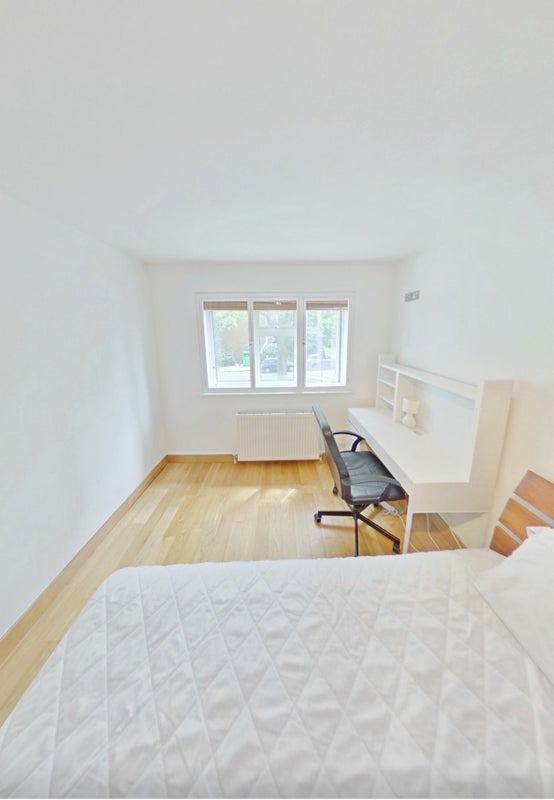 Flat Cranleigh Street in Greater London