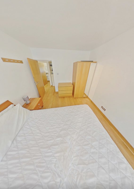Flat Cranleigh Street in Greater London