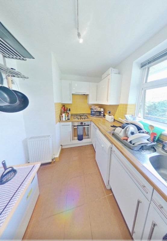 Flat Cranleigh Street in Greater London