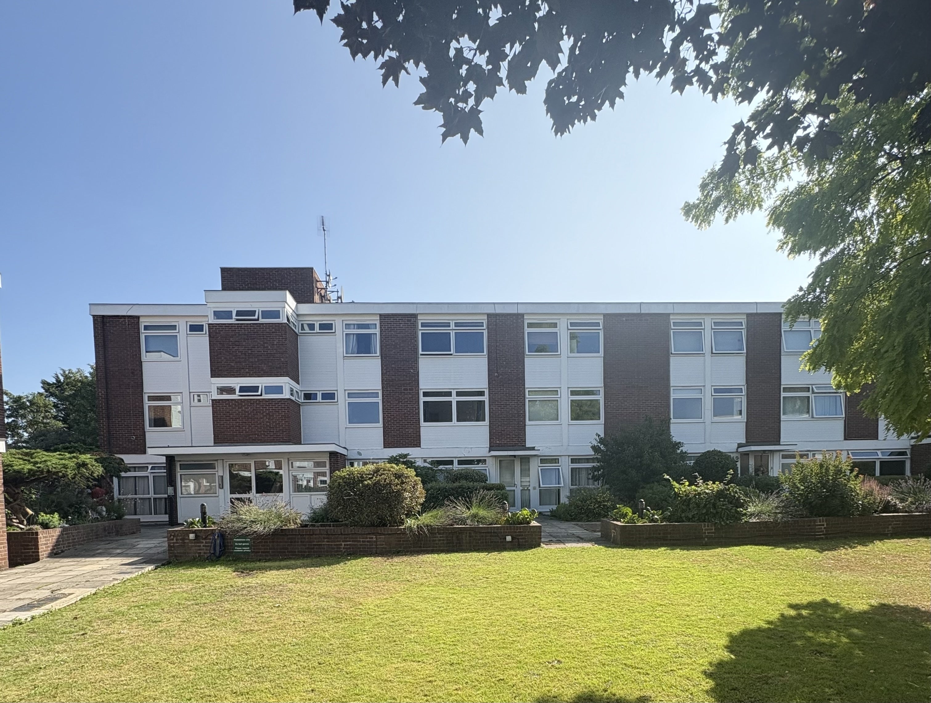 Flat Sweyn Place in Greater London
