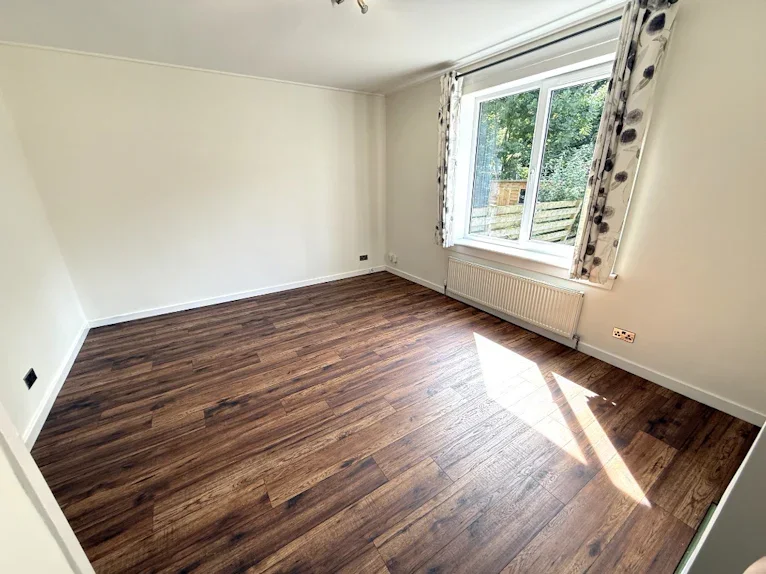 Flat Colinton Mains Road in City of Edinburgh