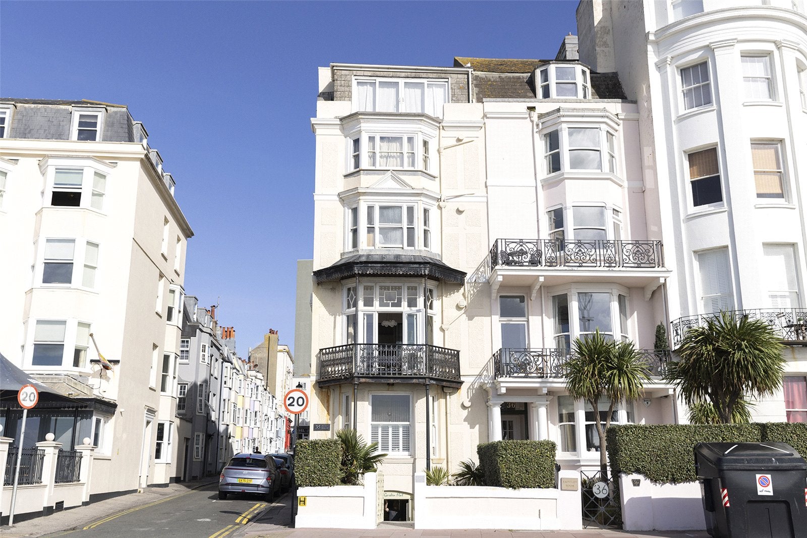 Flat Marine Parade in Brighton