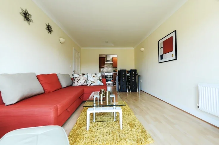 Flat Katesgrove Lane in Reading