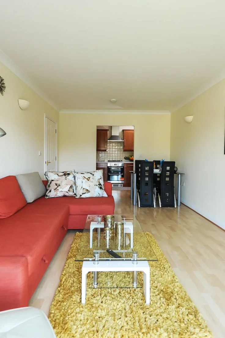 Flat Katesgrove Lane in Reading
