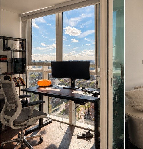 Flat Wyvil Road in Greater London