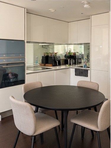 Flat Wyvil Road in Greater London