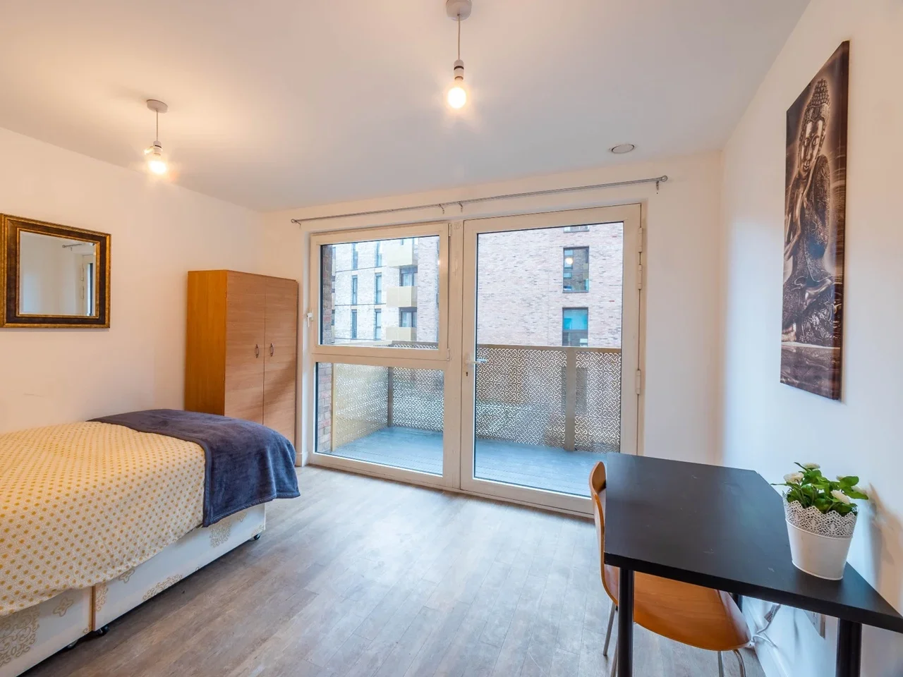 Room Pell Street in Greater London