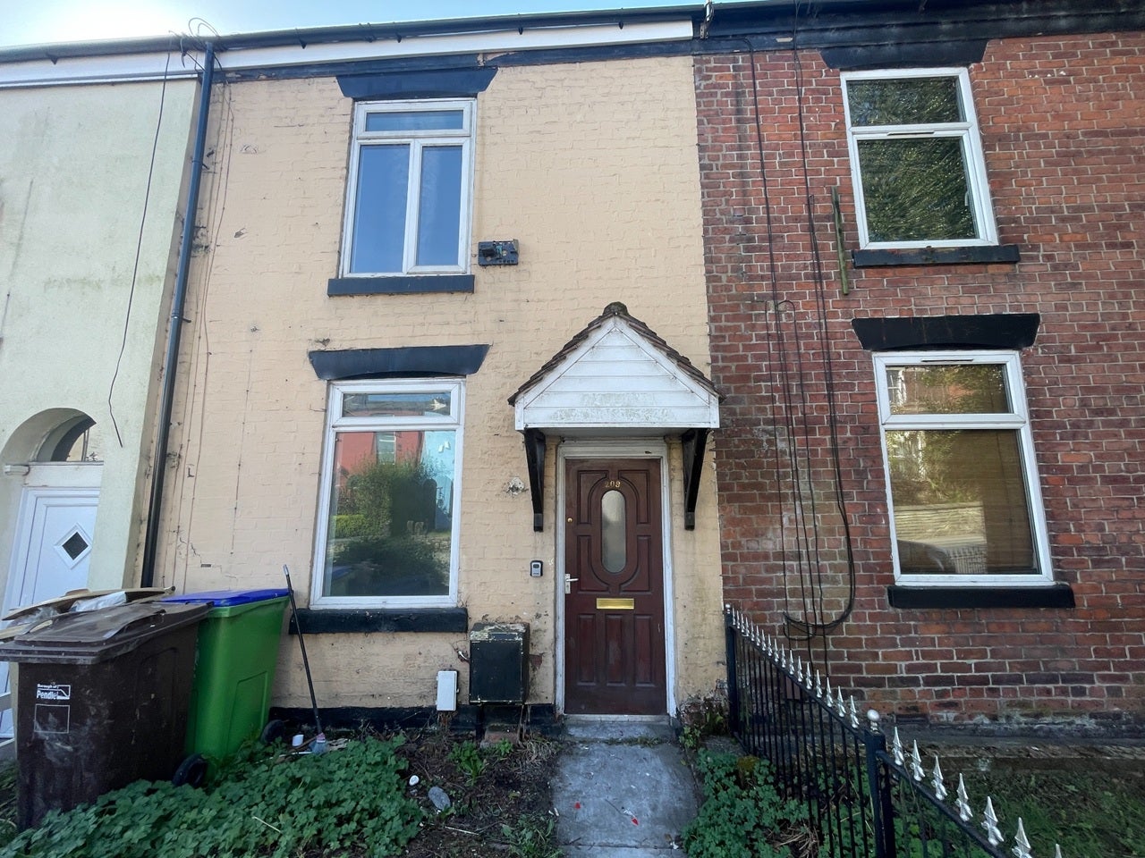 House Cams Lane in Radcliffe