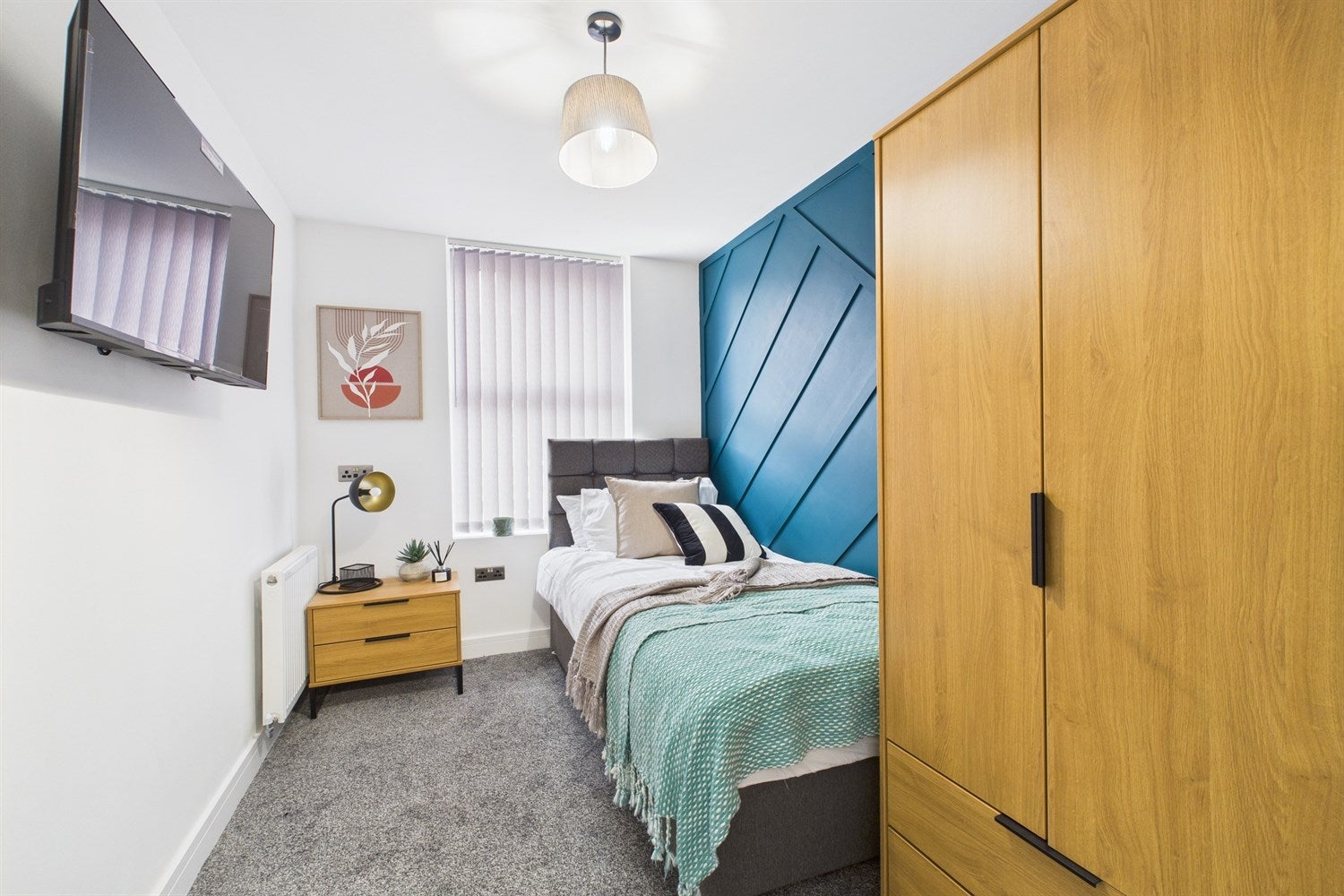 Room Croydon Road in Newcastle upon Tyne