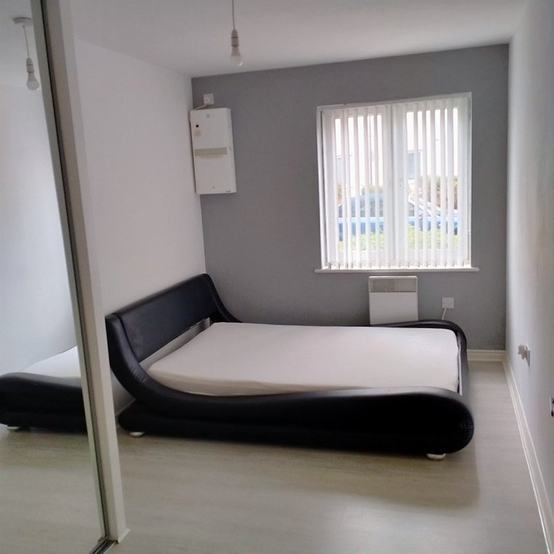 House Blackburn Way in Greater London