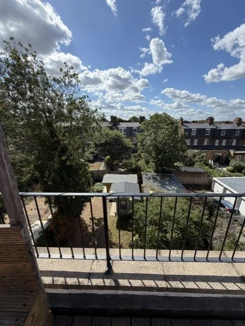 Flat Tierney Road in Greater London