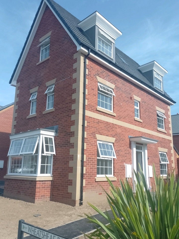 House Walford Close in Wimborne Minster