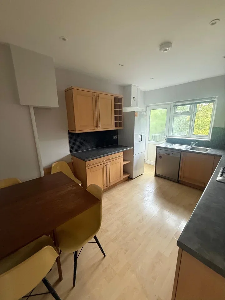Flat High Mead in Greater London