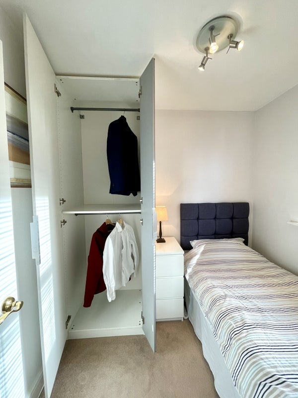 Room Carver Close in Greater London