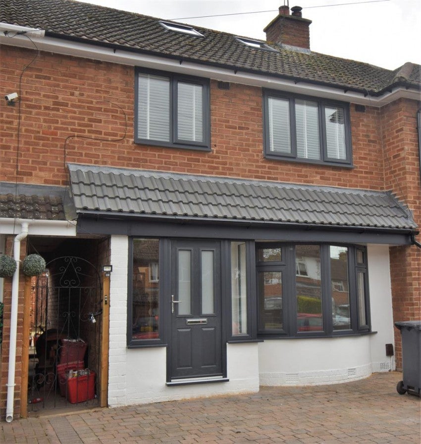 House Price Road in Warwick