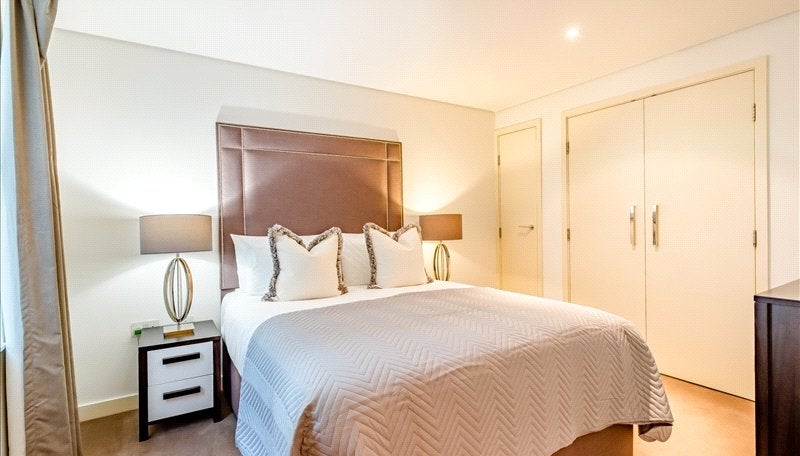 Flat Merchant Square in City of Westminster