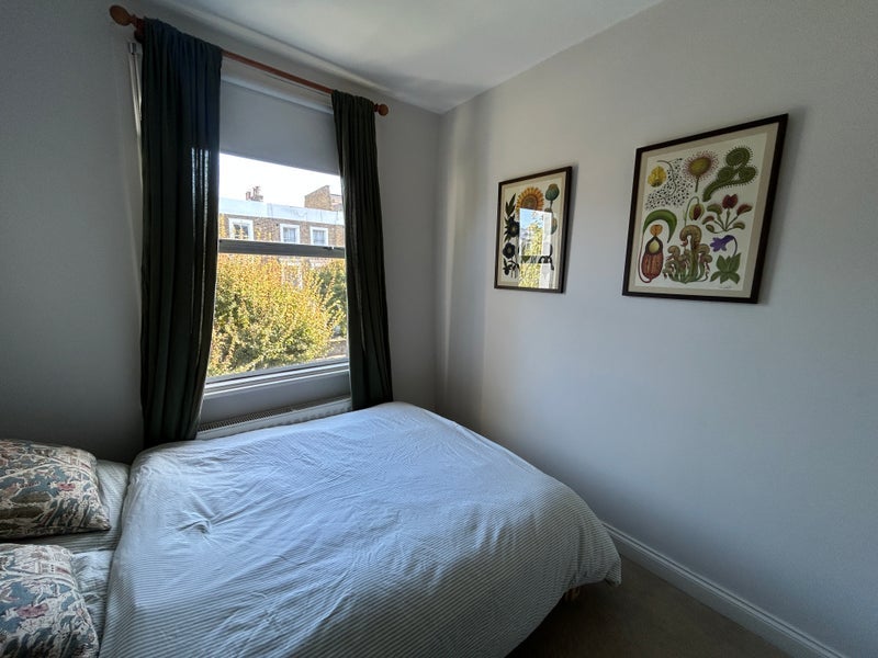 Room Coningham Road in Greater London