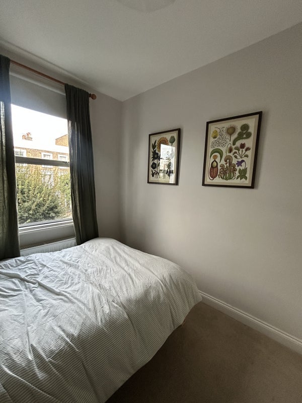 Room Coningham Road in Greater London