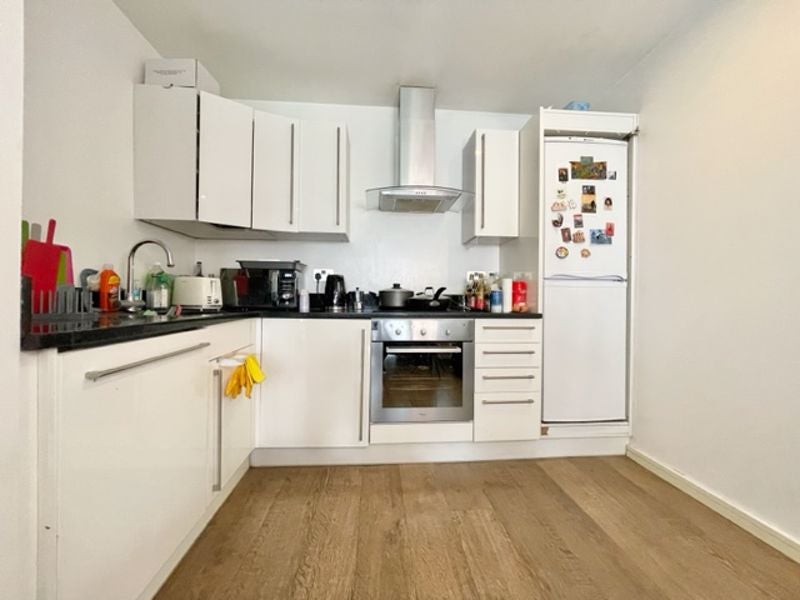 Flat Borough Road in Greater London