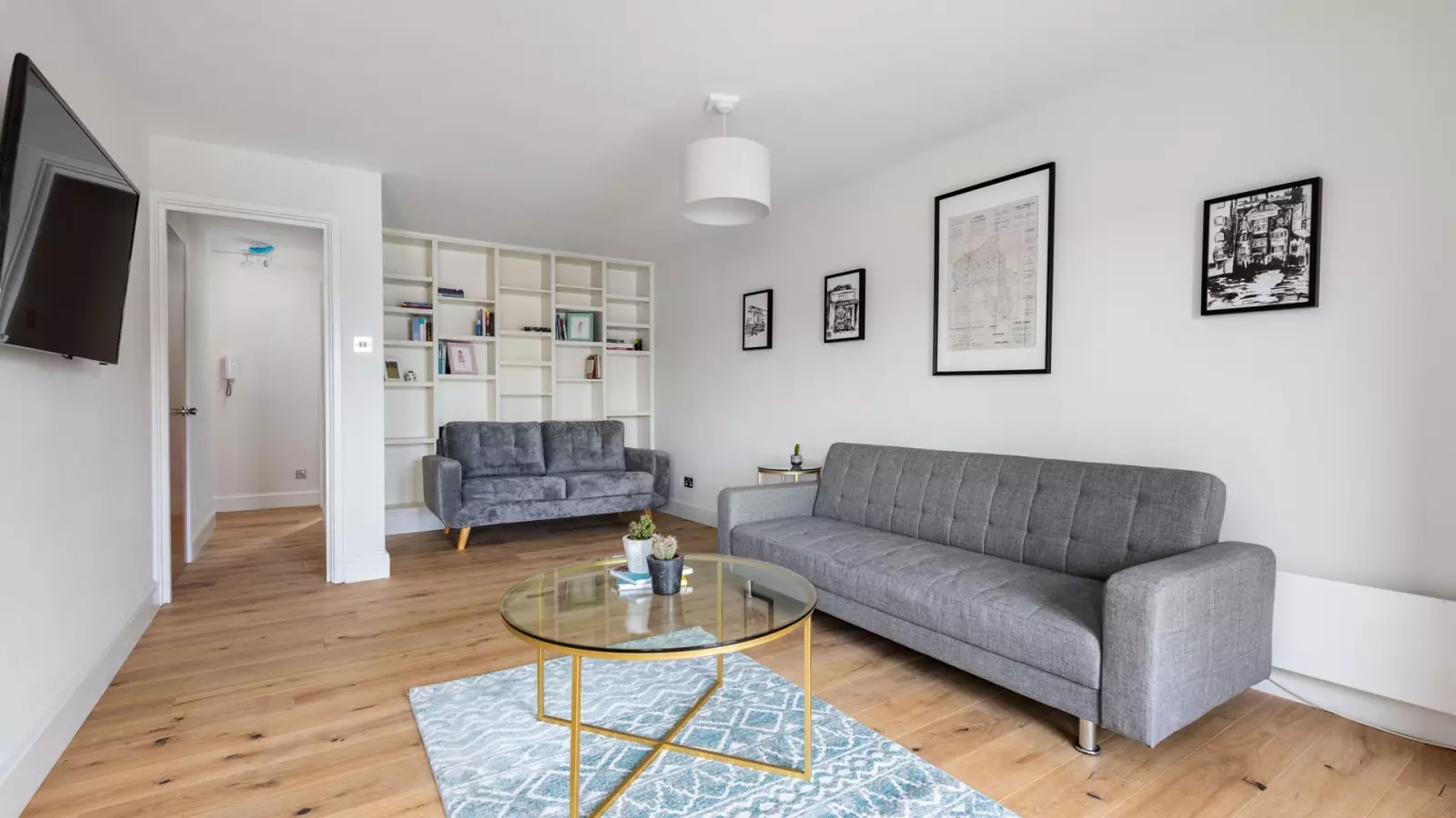Flat Maynards Quay in Greater London