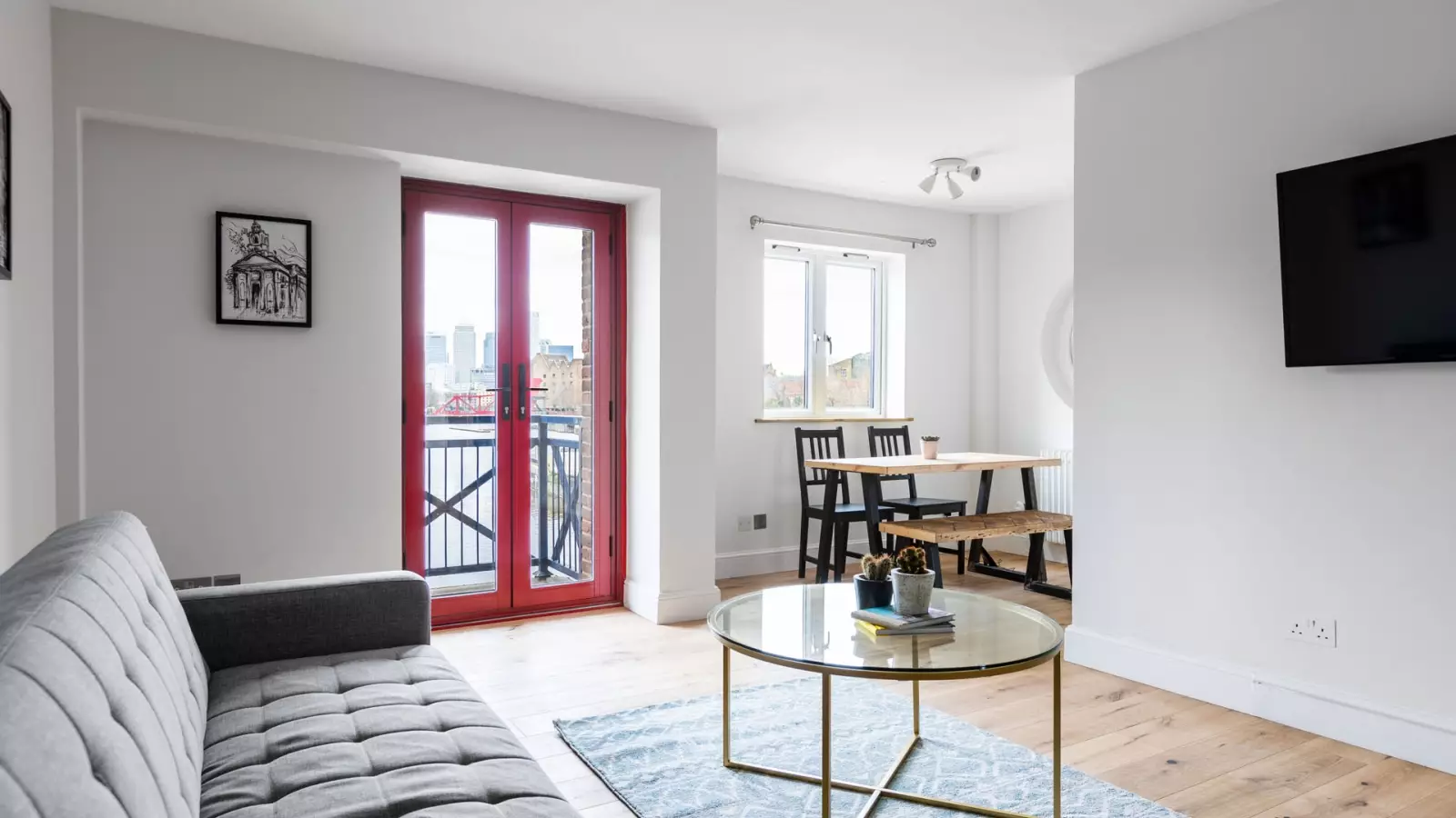 Flat Maynards Quay in Greater London