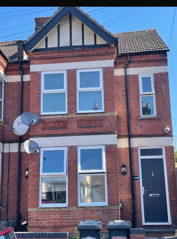 Flat Dallow Road in Luton