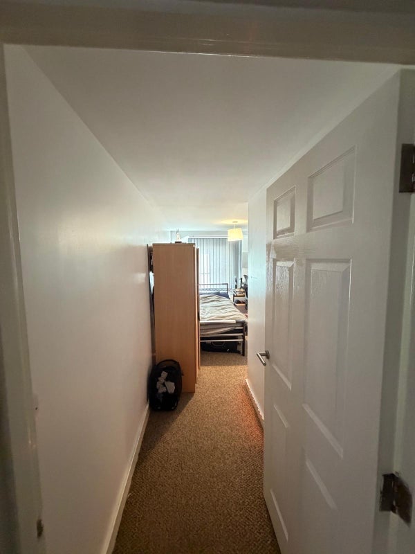 Room Kaber Court in Liverpool